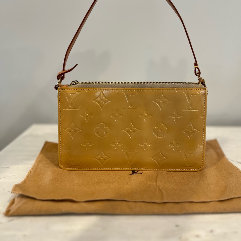 Louis Vuitton Lexington vernis pouchette shoulder bag